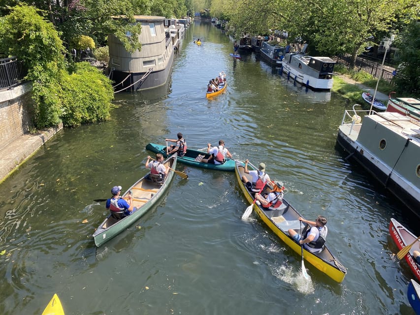 2 seater Canoe Rental in Ladbroke Grove - Getting comfortable on the water