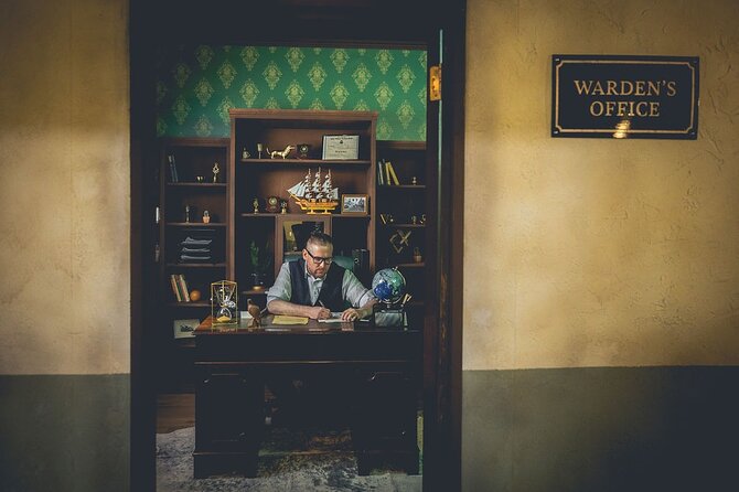 Alcotraz Prison Cocktail Experience in London - A cell, a Warden and a story to follow
