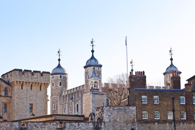 Black Taxi Tour of London: Classic Sightseeing Bespoke & Fun - The Tower of London from the river side
