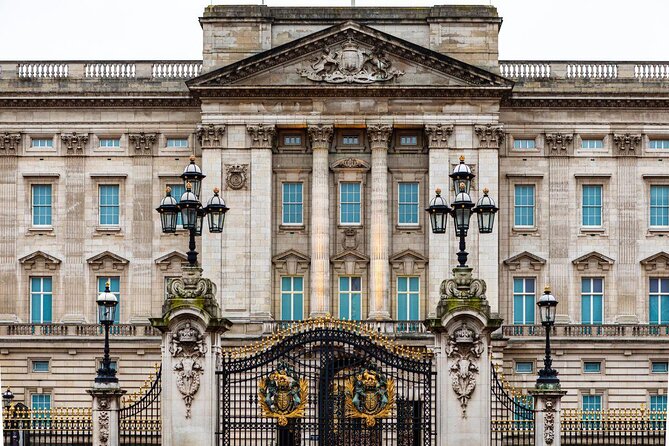 Buckingham Palace Entrance Ticket & Changing of the Guard Tour - A royal walk before the palace doors