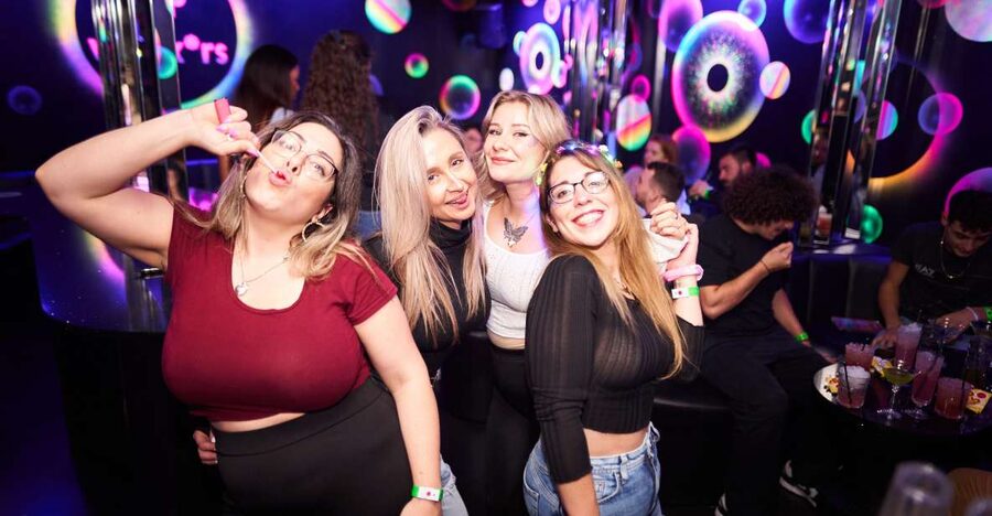 Camden Pub Crawl & Bar Tour London - Five Camden venues, not five copies of the same pub