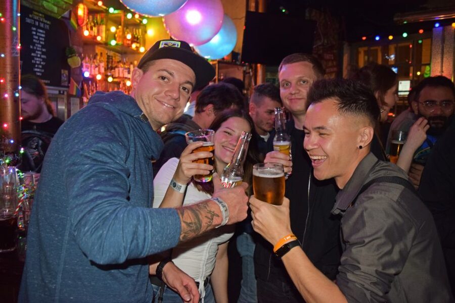 Camden Pub Crawl & Bar Tour London - Who should book the Camden crawl?