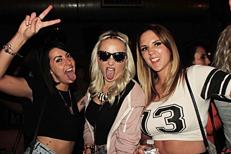 Camden Pub Crawl & Bar Tour London - How the four welcome shots and drink deals work