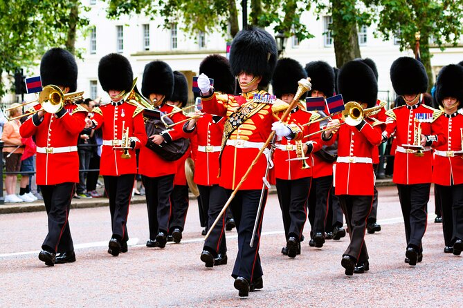 Changing of the Guard Guided Tour at Buckingham Palace - What the palace finish does, and does not, include