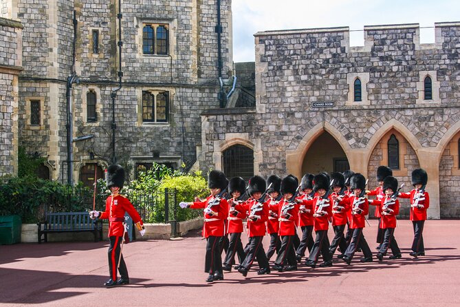 Changing of the Guard Guided Tour at Buckingham Palace - FAQ