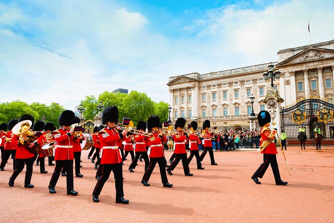 Changing of the Guard Guided Tour at Buckingham Palace - Following the guards through St. James’s