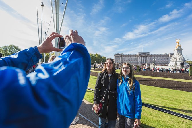 Changing of the Guard Guided Walking Tour in London - St. James’s Palace brings royal history into view
