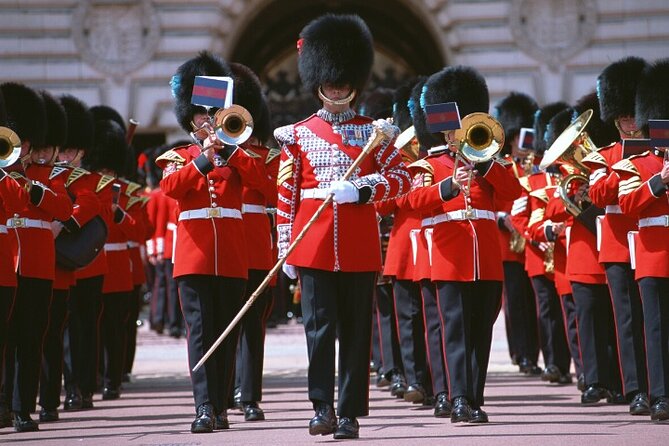 Changing of the Guard Walking Tour in London at Buckingham Palace - Why a guide helps at the Changing of the Guard