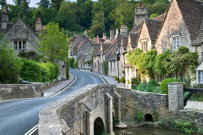 Cotswolds Day Trip from London with Optional Village Lunch - The coach ride, guiding and pace of the day