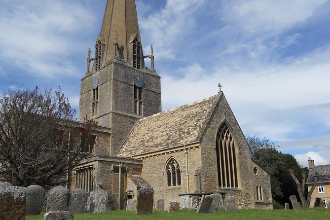 Downton Abbey and Village Small Group Tour from London - Bampton’s Familiar Streets and Filming Locations