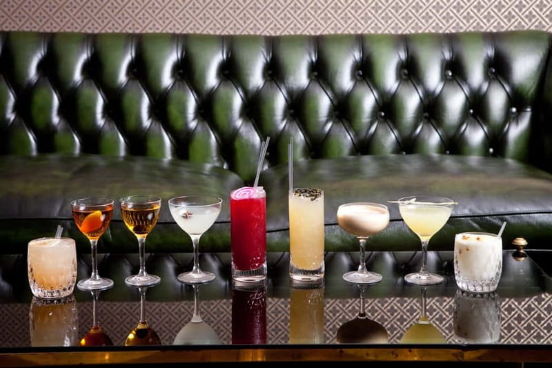 Eating London: Twilight Soho VIP Food & Drinks Tour - Five food stops, with Soho between them