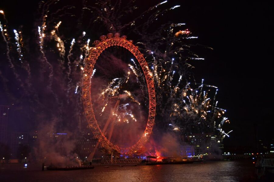 Festive London New Year’s Eve 3-Course Dinner Cruise - A New Year’s Eve route with more than fireworks