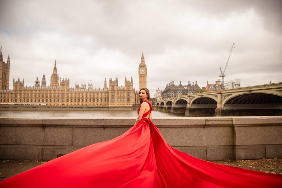 Flying dress professional photoshoot with pro photographer - What you receive after the shoot