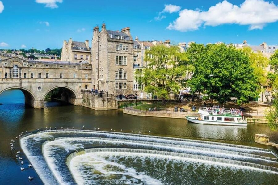 From London: Bath and the Cotswolds Full-day Tour - A big day out, with two very different stops