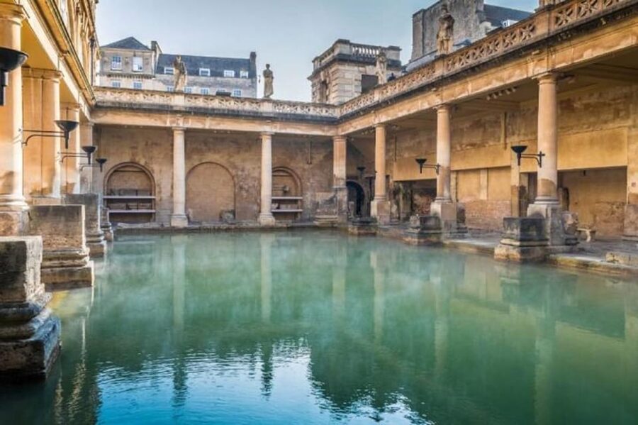 From London: Bath and the Cotswolds Full-day Tour - What the coach day feels like