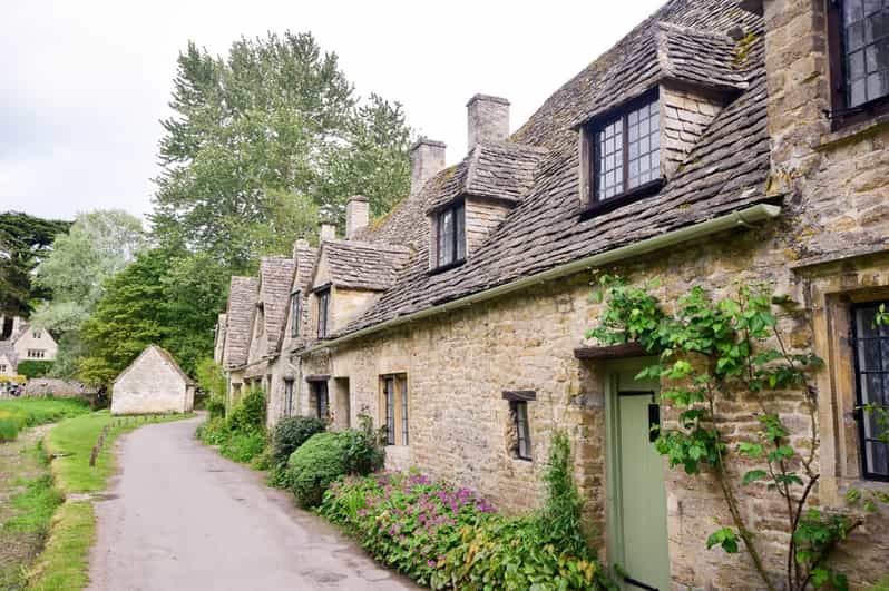 From London: Cotswolds Villages Small Group Day Tour - The day at a glance