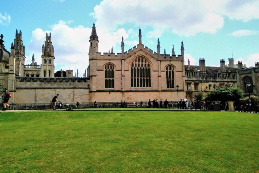 From London: Day Trip to Downton Abbey, Oxford and Bampton - Bampton: spotting the village behind the TV scenes