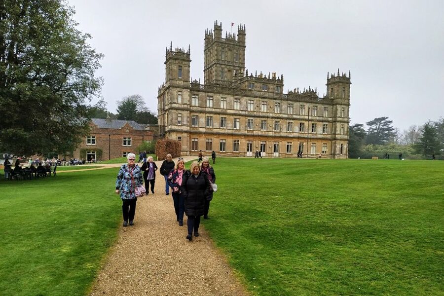 From London: Day Trip to Downton Abbey, Oxford and Bampton - Getting to the coach and making the day easier