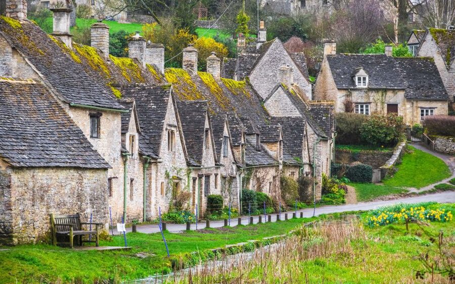 From London: Full-Day Cotswolds Small-Group Tour - Four villages, one country day