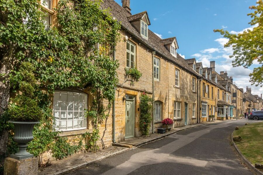 From London: Full-Day Cotswolds Small-Group Tour - Who should book this day trip?