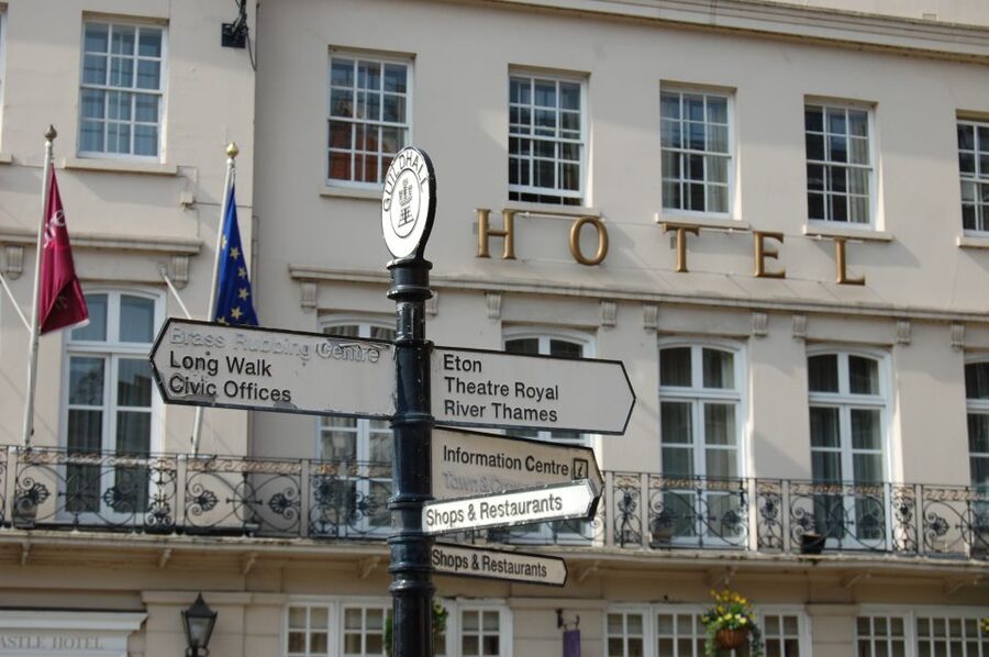 From London: Half-Day Trip to Windsor with Castle Tickets - What two and a half hours can fit