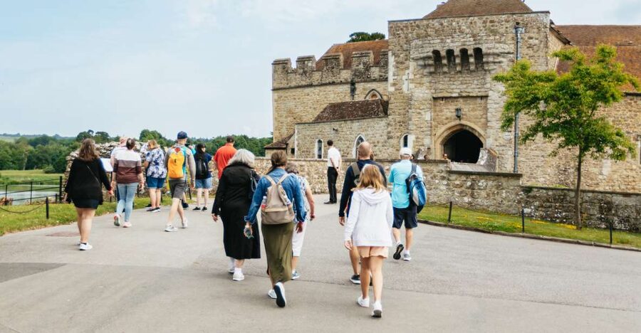 From London: Leeds Castle, Canterbury Cathedral & Dover - Dover’s White Cliffs in Fifteen Minutes