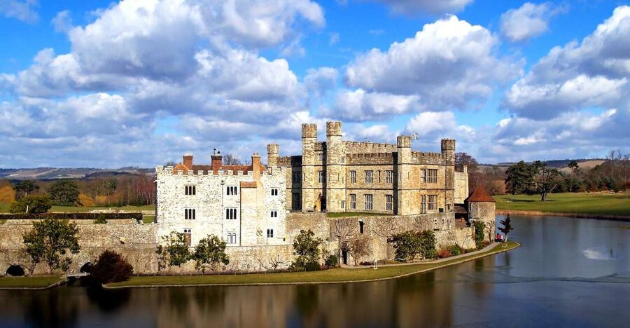 From London: Leeds Castle, Canterbury, Dover and Greenwich - Canterbury: cathedral architecture and city streets