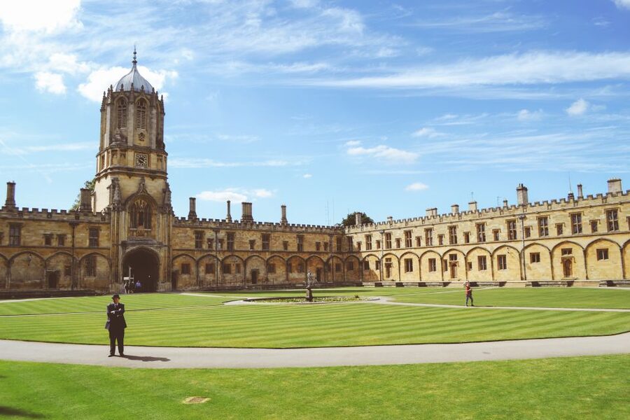 From London: Oxford and Cambridge Guided Day Tour - Should you book this day trip?