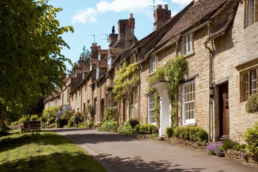 From London: Oxford and Cotswolds Villages Day Trip - Bibury: a short walk to Arlington Row
