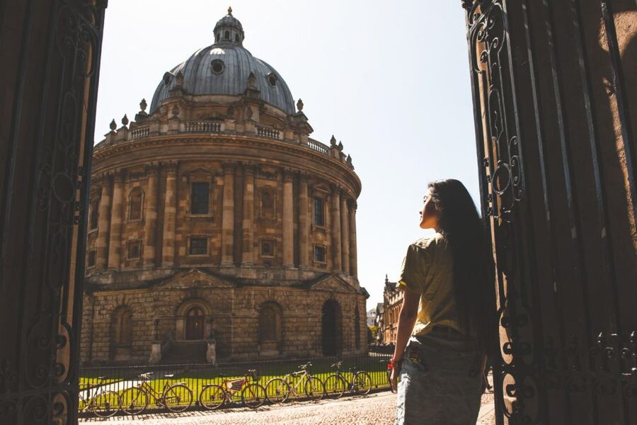 From London: Oxford and Cotswolds Villages Day Trip - Meeting point and useful planning details