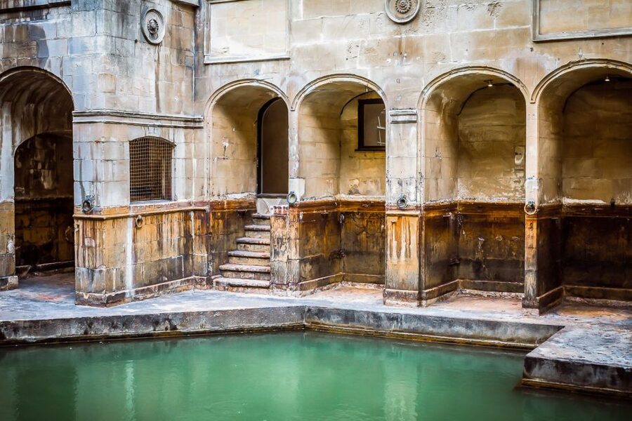 From London: Stonehenge and Bath Day Trip with Ticket - Stonehenge: stones, shuttle and open-air views