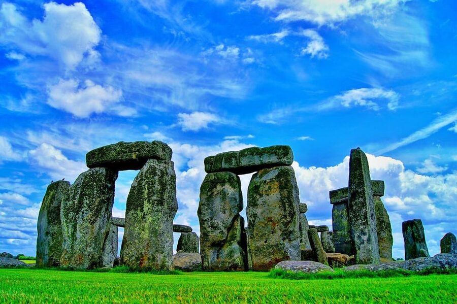 From London: Stonehenge Day Trip with Audioguide - The coach ride: transport, not a guided lecture