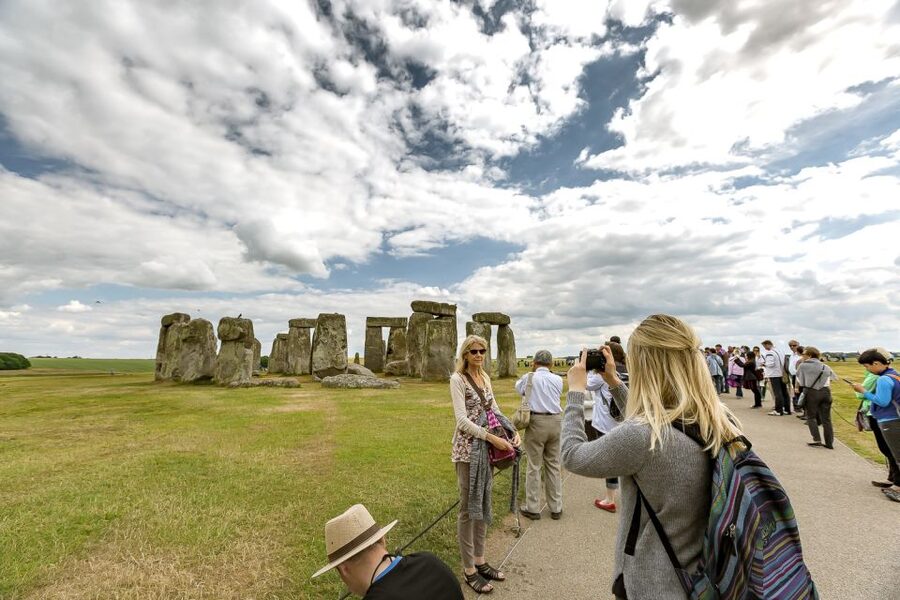 From London: Stonehenge Half-Day Tour - Two hours at Stonehenge