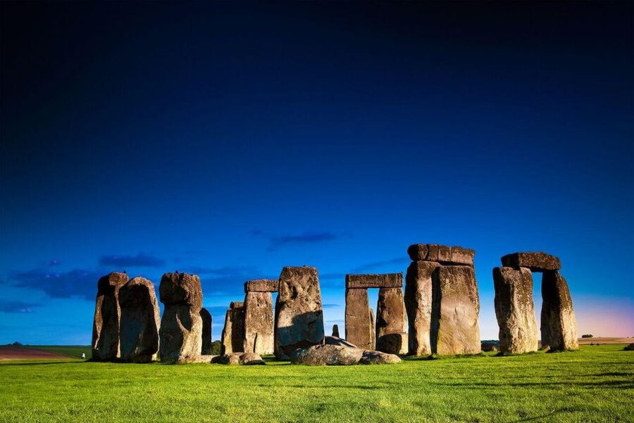 From London: Stonehenge & Roman Baths Full-Day Trip - Lunch, shops and tea at the Pump Rooms