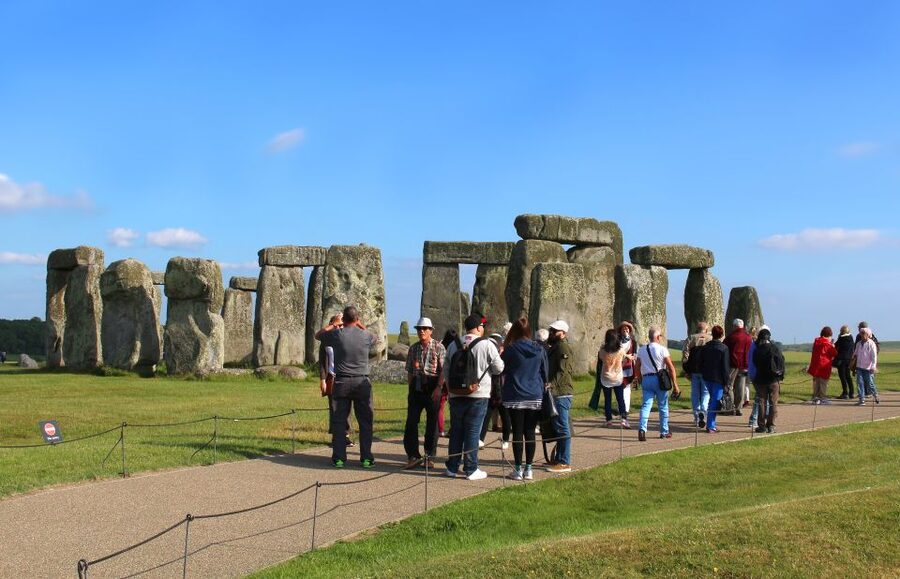 From London: Windsor Castle and Stonehenge Day Trip - Two very different chapters of England