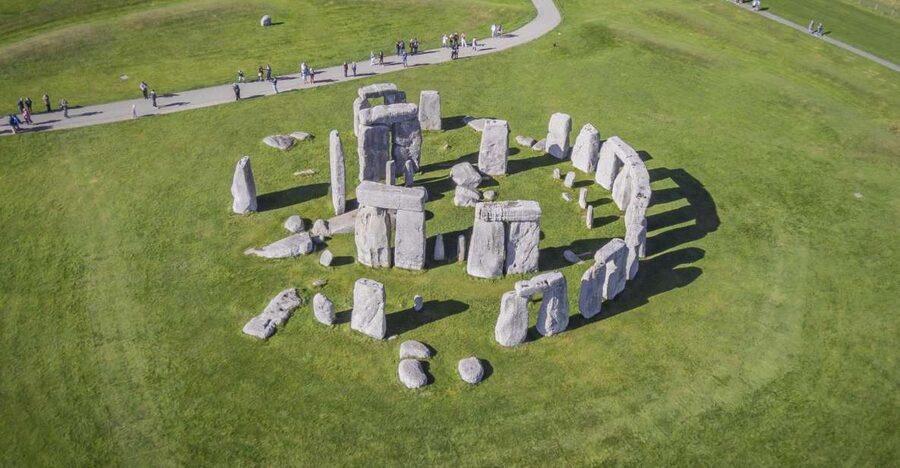 From London: Windsor Castle and Stonehenge Day Trip - Should you book it?