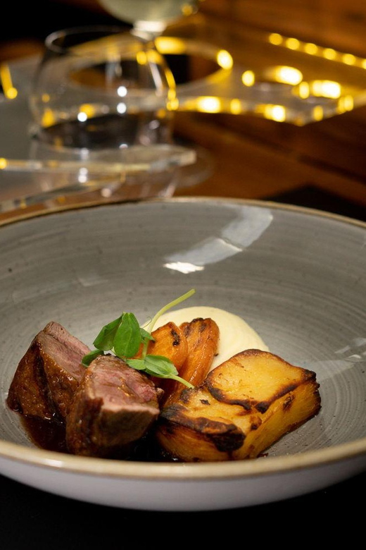 Gastronomic 6-course fine-dining dinner on Luxury London Bus - FAQ