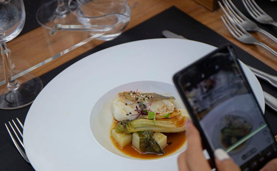Gastronomic 6-course fine-dining dinner on Luxury London Bus - Menus and dietary needs need a phone call