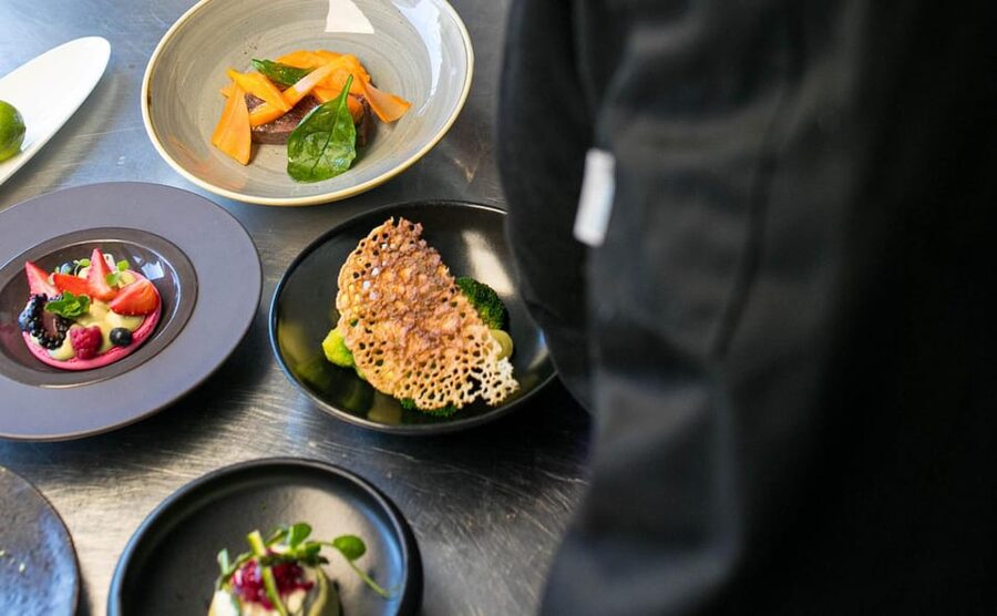 Gastronomic 6-course fine-dining dinner on Luxury London Bus - Who will enjoy this dinner on wheels