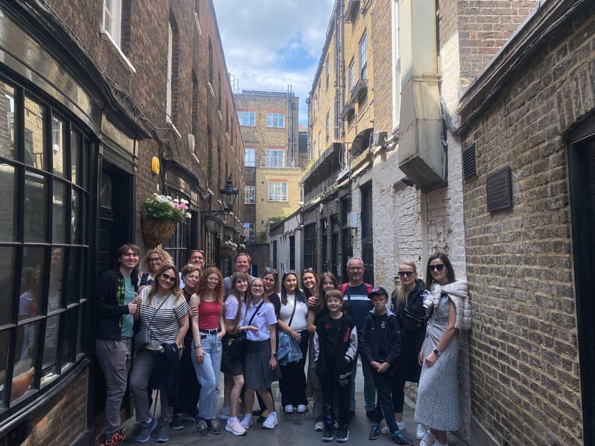 German London : The Ultimate Walking tour - A closing view near Victoria Embankment