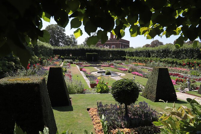 Hampton Court Guided Tour. Full day Access & High Tea - Your free time is where the full-day ticket pays off