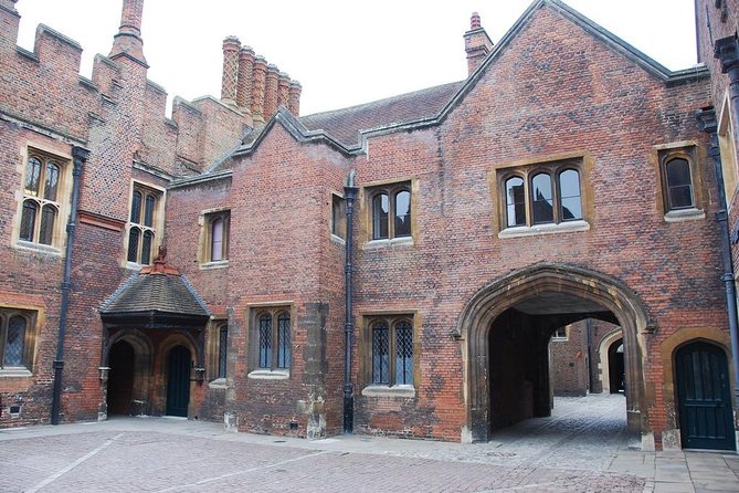 Hampton Court Palace Private Tour - Secrets of Henry VIII - Should you book Siobhan Clarke’s Hampton Court tour?