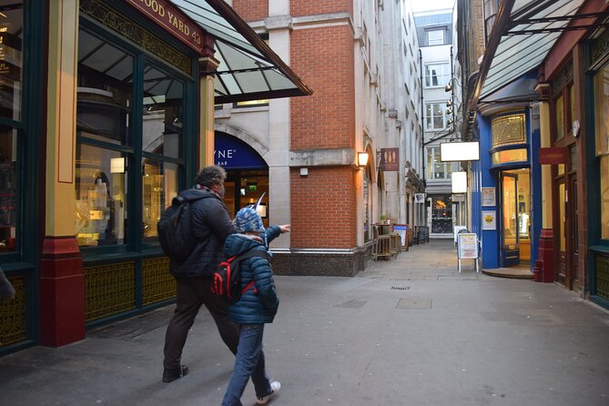 Harry Potter London Small Group Walking Tour - Borough Market and Harry’s Knight Bus arrival