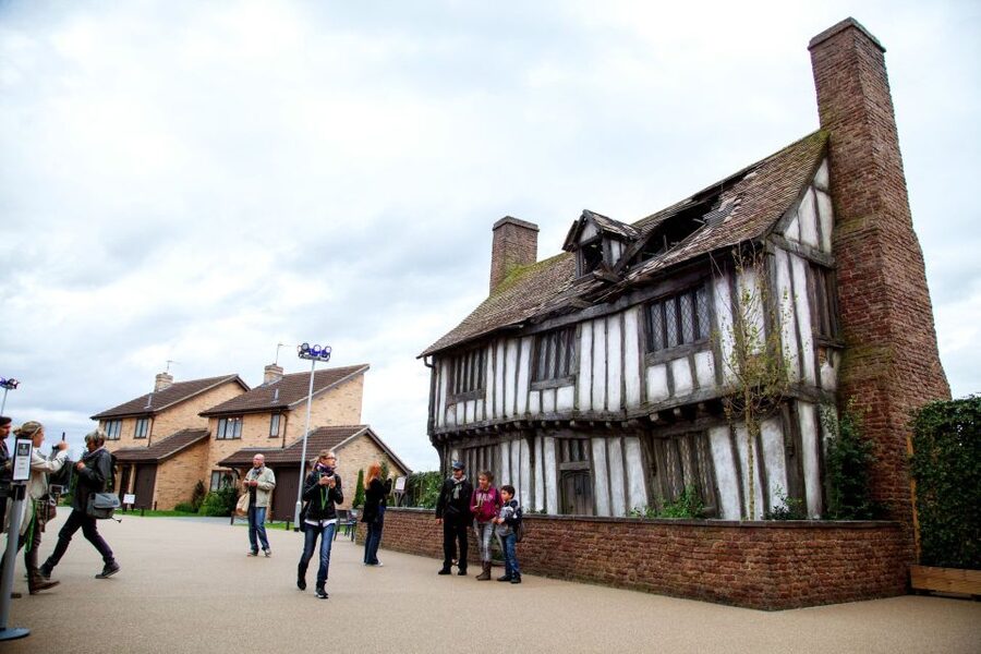 Harry Potter: Warner Bros. Studio Tour from King's Cross - Should you book the King’s Cross tour?