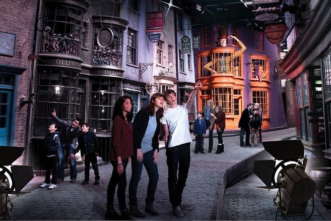 Harry Potter Warner Bros. Studio Tour with Transport from London - Food, souvenirs, and what to budget