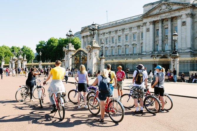 Highlights of Royal London Bike Tour including Hyde Park - Trafalgar Square and its busy corners