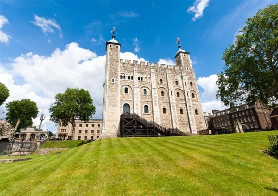 Hop on Hop off London Bus Tour & Tower of London - Take the Thames boat ride as a change of pace
