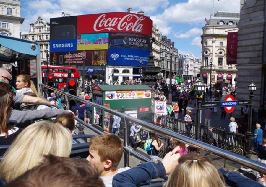 Hop-on Hop-off London Bus Tour & Westminster Abbey - Who should book this London tour?
