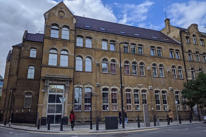 Jack the Ripper Tour in Spanish - Mitre Square and Goulston Street