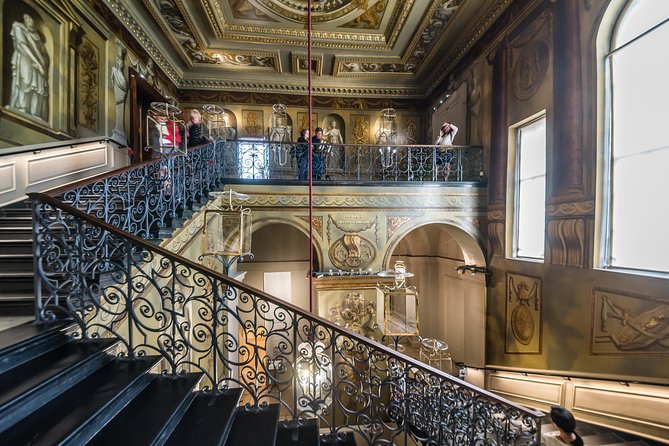 Kensington Palace Entrance Ticket - Dress Codes and temporary exhibitions